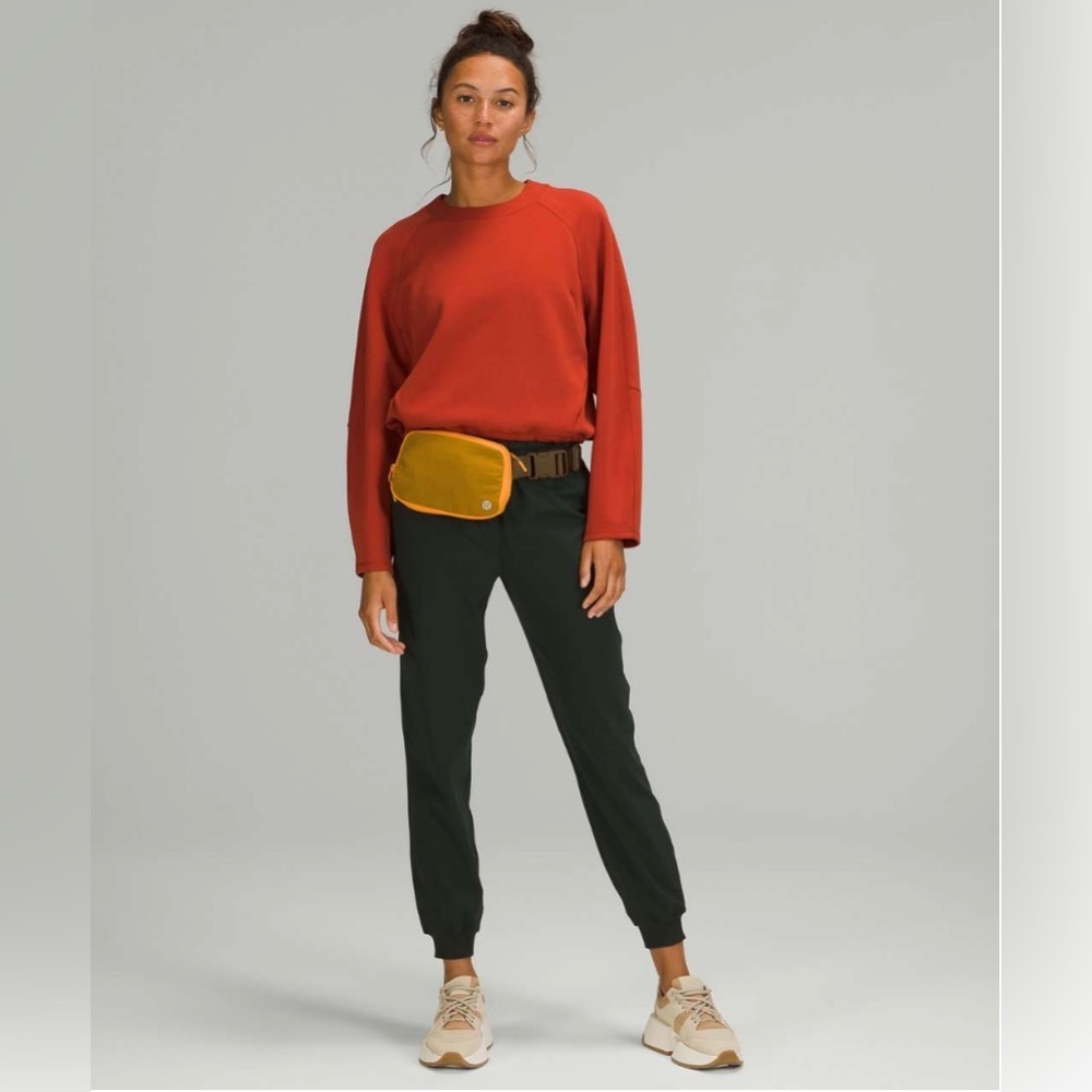 OG Lululemon Everywhere Belt Bag in Gold Spice / Clementine - Picture 4 of 13